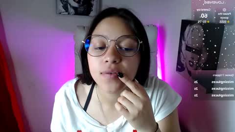 Snapshot of samantharoldan chatting on March 3, 8:11 pm Samantha online show from March 3, 8:11 pm