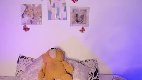 Samara is my name a pleasure delighted that you are here leave your thumb up it is important to me online show from January 29, 1:37 am