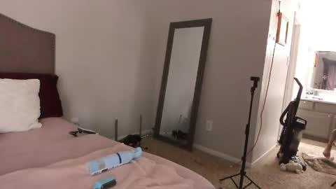 Yaya online show from April 5, 7:33 pm