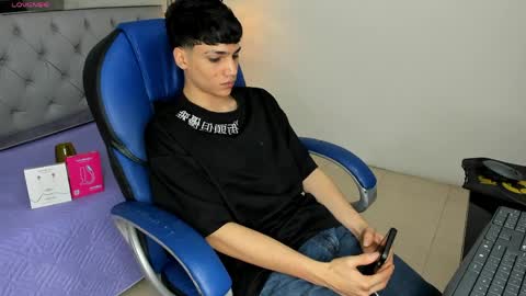 Sam online show from April 14, 3:59 pm