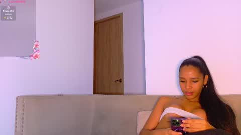 sammywish  online show from August 6, 2:20 am