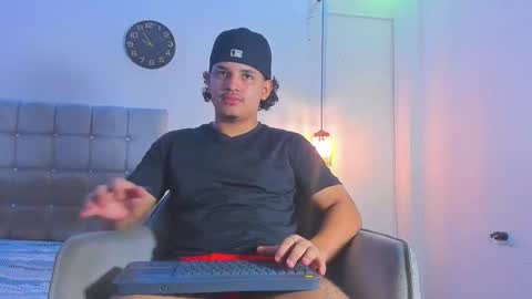 samxx_muscle online show from December 18, 2:56 pm