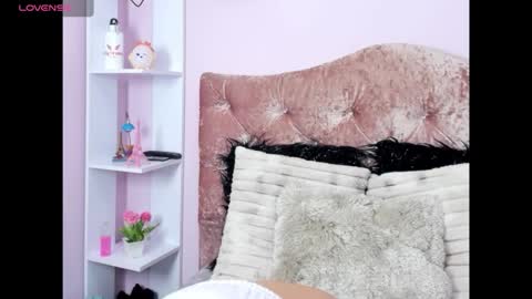 samy_noa online show from December 4, 7:24 pm