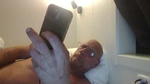 sandnesrune523 online show from June 11, 5:16 am