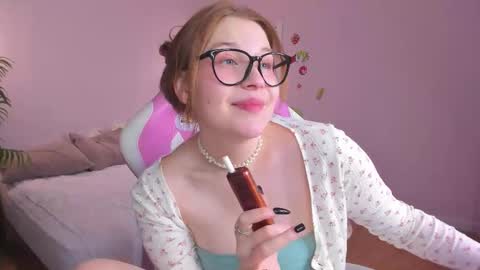 Mira online show from December 14, 8:26 pm