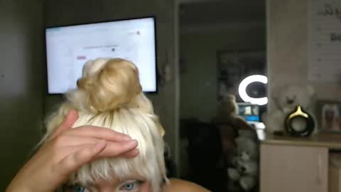 Alexandra online show from March 22, 10:36 pm