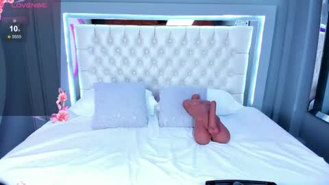 S A N D Y  online show from October 20, 10:48 pm