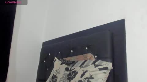 Santibrown online show from April 30, 8:25 pm