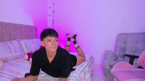 santi online show from April 7, 2:46 am