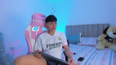 santi online show from April 21, 11:17 am