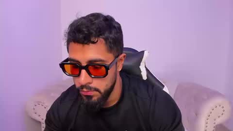 santiago_huntt online show from March 16, 8:35 pm