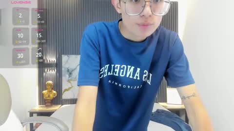 santiago_russo18 online show from October 8, 1:17 pm