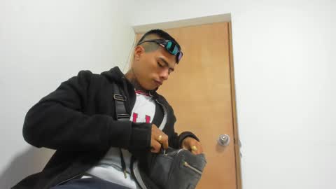 Snapshot of santiagogtx chatting on January 3, 9:47 pm Santiago online show from January 3, 9:47 pm