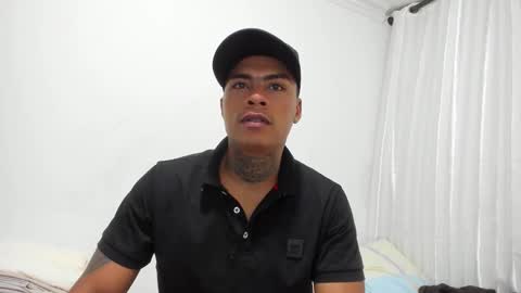 Snapshot of santiagogtx chatting on November 1, 12:44 am Santiago online show from November 1, 12:44 am