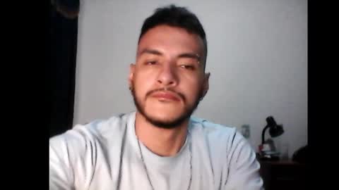 Snapshot of santiexxx chatting on September 25, 3:13 am santiexxx online show from September 25, 3:13 am