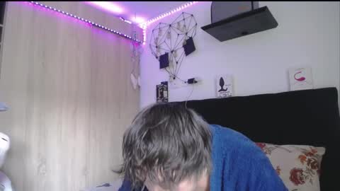 Santii online show from April 7, 4:42 pm