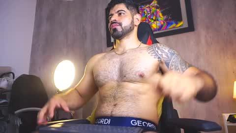 santiago online show from April 4, 8:32 am