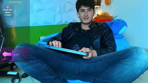 Snapshot of santyago_taylor chatting on September 16, 7:28 pm Santyago online show from September 16, 7:28 pm