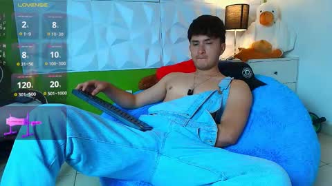 Snapshot of santyago_taylor chatting on September 24, 7:42 pm Santyago online show from September 24, 7:42 pm