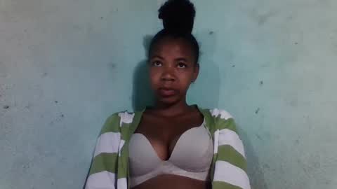 sanyah0123 online show from November 24, 4:44 am