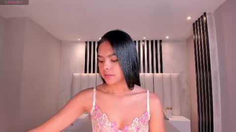Saphira James online show from June 27, 5:24 am
