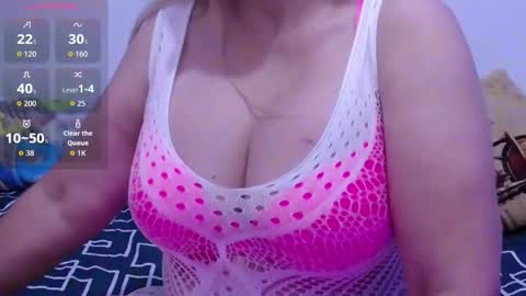 Snapshot of sara211 chatting on October 2, 2:10 am sara online show from October 2, 2:10 am