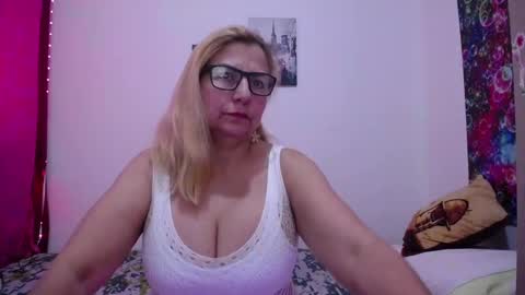 Snapshot of sara211 chatting on March 2, 5:36 pm sara online show from March 2, 5:36 pm