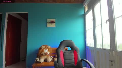 Snapshot of sara_221 chatting on October 23, 9:26 pm Sara online show from October 23, 9:26 pm