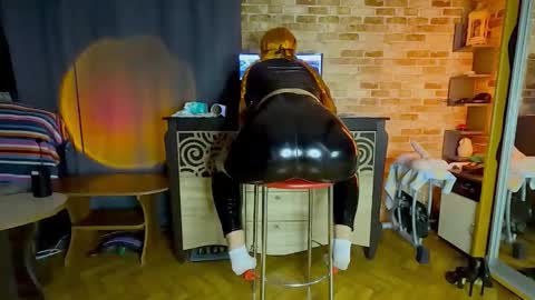 sara  foxy online show from April 13, 3:22 am