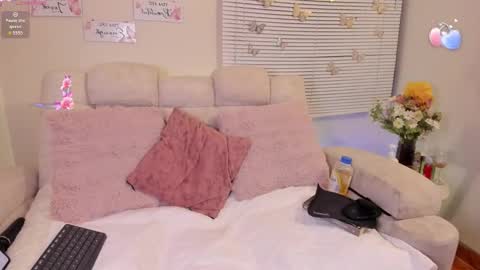 Sara Crowe online show from January 17, 6:56 am