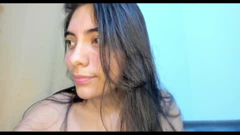 sara_len online show from April 7, 11:29 pm