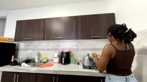 Sara online show from February 17, 6:29 pm