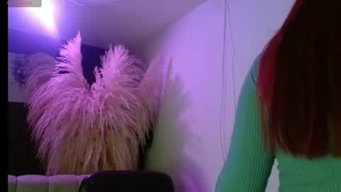sara_red_xxx online show from July 24, 8:06 pm