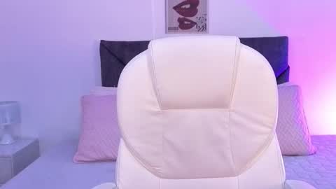 sara  online show from October 28, 3:46 pm