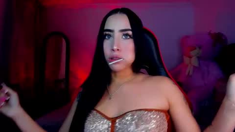 sara_stone03 online show from January 12, 7:43 am