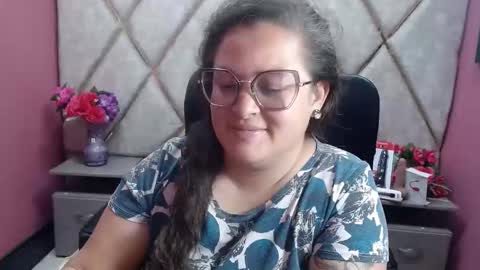 sara_thonson_ online show from March 4, 3:25 am