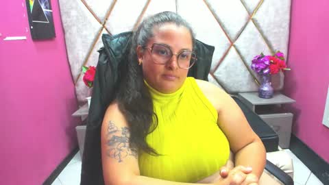 sara_thonson_ online show from January 16, 6:17 pm