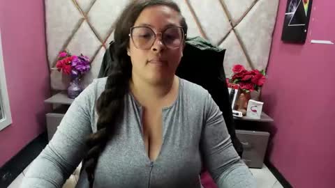 sara_thonson_ online show from January 14, 2:58 pm