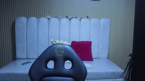 sara_valderrama_ online show from February 23, 12:51 pm