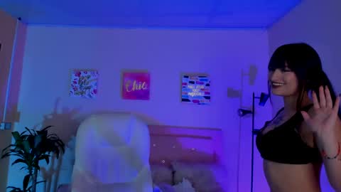 Sarah Ramirez online show from March 11, 2:40 pm