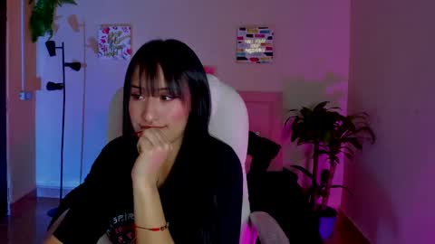 Sarah Ramirez online show from March 8, 3:02 pm