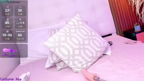 Snapshot of saraa_romero chatting on October 24, 5:08 am sara online show from October 24, 5:08 am
