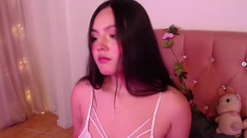 Snapshot of saraa_swett chatting on February 19, 5:16 pm online show from February 19, 5:16 pm