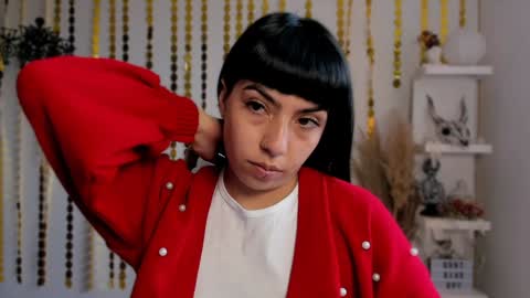 Sara online show from January 5, 7:49 pm