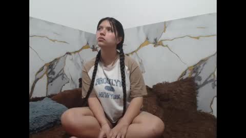 sara and thomas online show from November 12, 9:28 pm