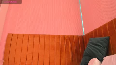 Sara Castillo online show from March 5, 3:51 pm