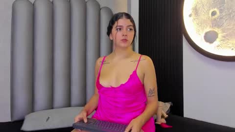 Sarah online show from December 2, 12:03 pm