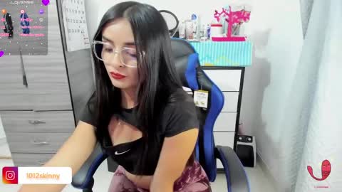 Sarah  online show from May 2, 2:06 am