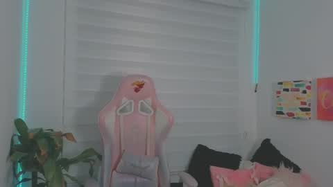 Sarah Ramirez online show from September 18, 3:10 am