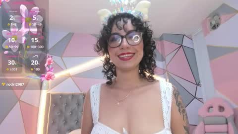 Sarah online show from December 2, 2:10 am